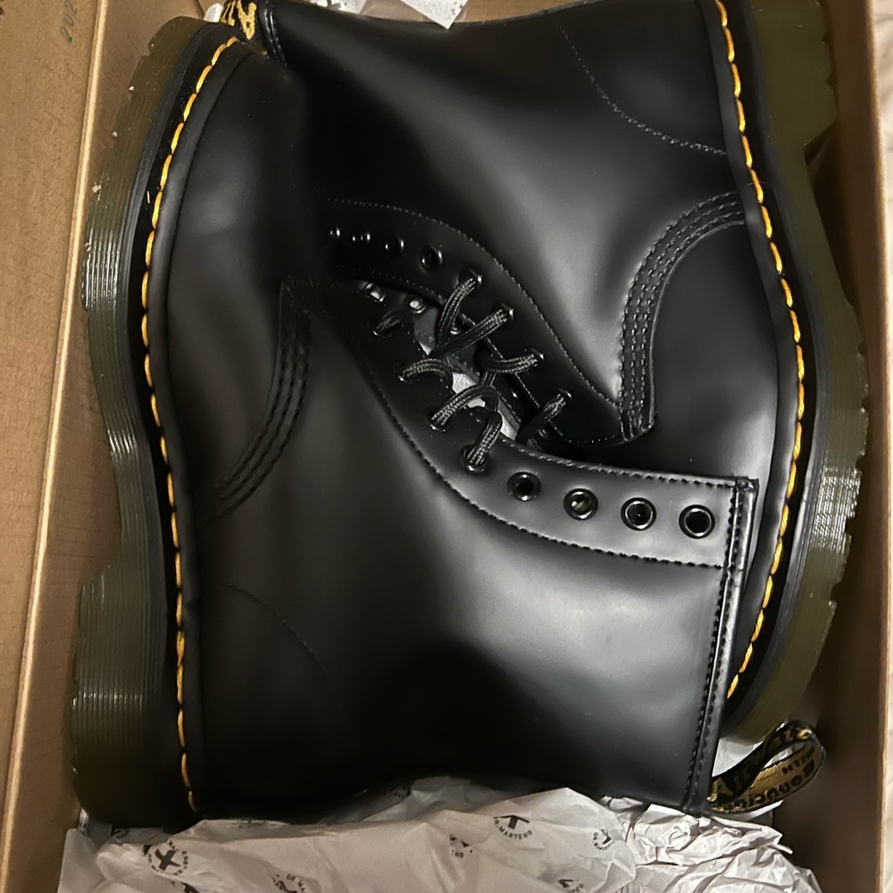 New 1460 Dr Martens size 37